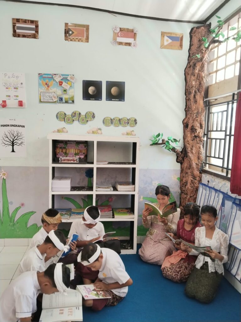 🌳 “Menumbuhkan Minat Baca melalui Pohon Literasi dan Pojok Baca”